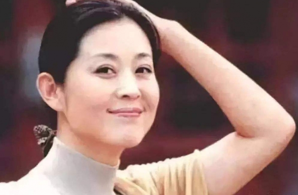 倪萍暴瘦20斤晒照，当初长胖原因令人心疼