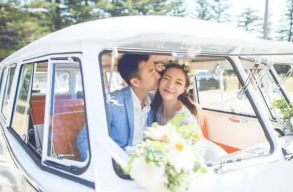 邓家佳离婚 15年夫妻感情结束 邓家佳老公是谁？