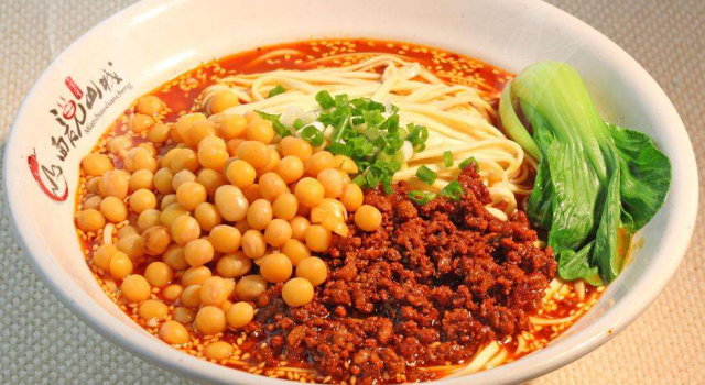 重庆食府重庆美食的风味 各色口味相约于重庆小面的味道