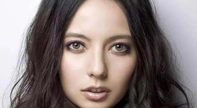 Becky宣布与片冈治大婚讯 网友欣慰并唏嘘不已