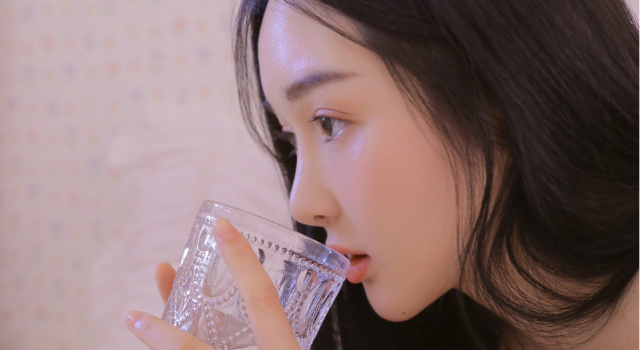 如何看一个男人对你有没有兴趣？这几点告诉你如何观察