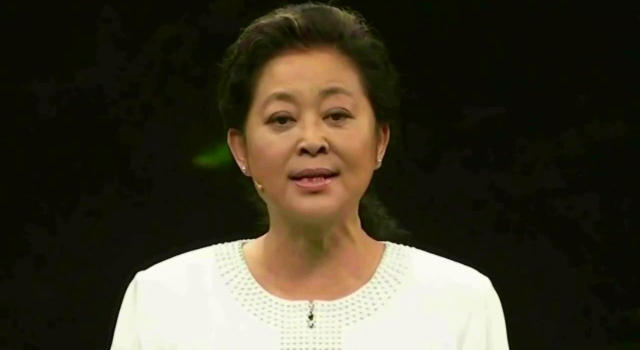 赵忠祥倪萍重现春晚倒计时 记忆中的回声让人动容