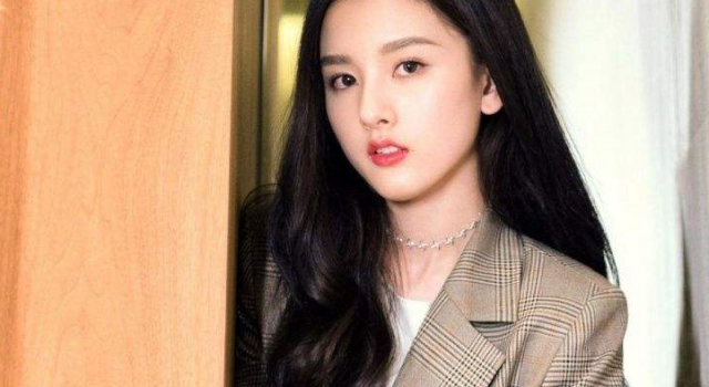 宋祖儿生图上热搜 踩着欧阳娜娜上位 吃相难看
