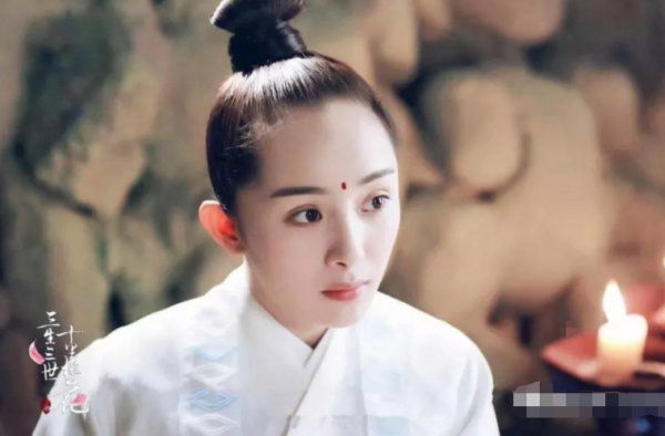 杨幂发际线再上热搜 发际线高低真的影响杨幂颜值吗