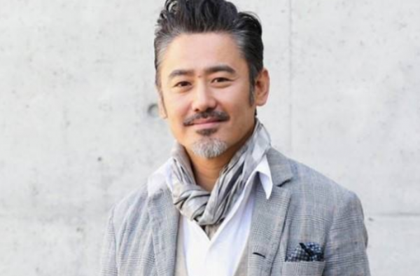 吴秀波近照曝光 送小三进监狱 天天笑容满面好不自在！
