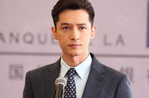 胡歌妈妈去世 胡歌凌晨追忆亡母 愿阿姨在天堂安好！