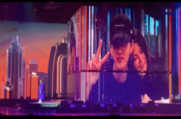 吴亦凡妈妈听演唱会 吴亦凡献歌给妈妈感动全场歌迷