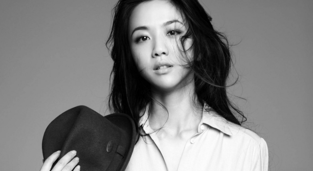 汤唯晒女儿近照竟意外曝光豪宅  2岁女儿大长腿抢镜！