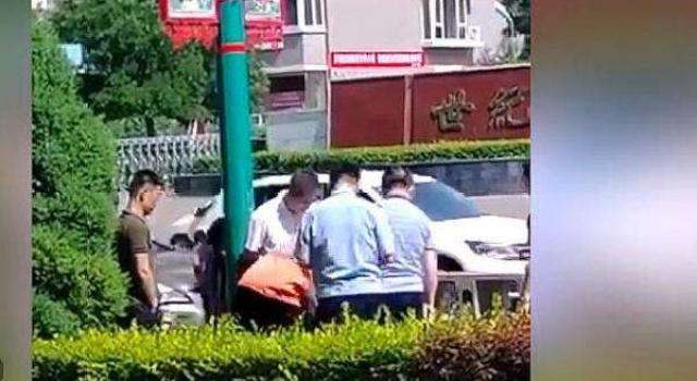 惊悚！垃圾桶发现人右脚 家属扔的断肢？这是啥情况