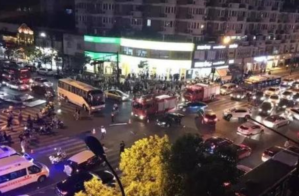 杭州司机拖鞋驾车致人死亡 案件一审结果出来了