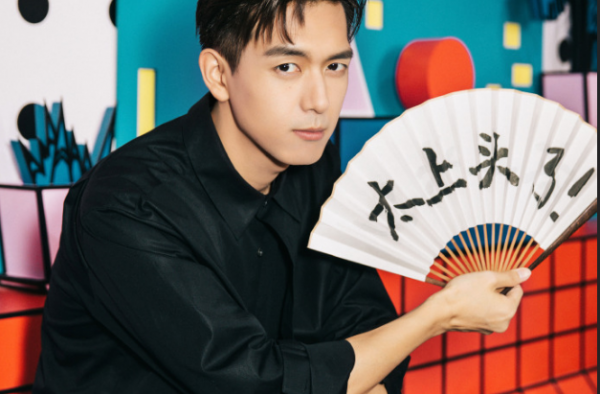 李现ins点赞 直男属性暴露？现男友放心爱！