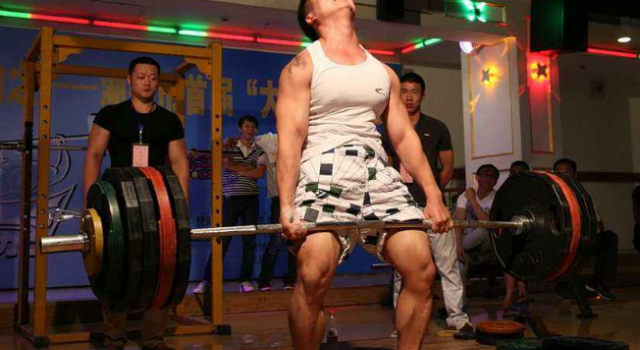 男士想要塑造完美身形变型男有氧运动不能少