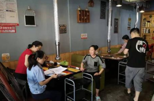 烤肉店积水洗餐具 居然用路边积水 官方处理结果是什么
