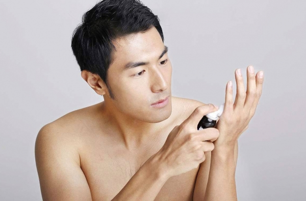 男士护肤攻略  扔掉手中大宝 做一个水嫩小鲜肉