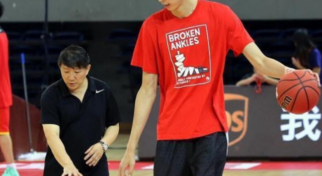 宫鲁鸣对周琦的评价 网友：宫鲁鸣比李楠了解周琦！