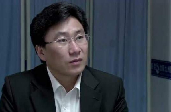 赵本山弟子出轨 被妻子举报嫖娼 跪地向师傅道歉