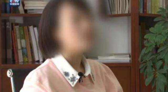“奔驰女车主”回应百万代言违约 理站在守规则者一边