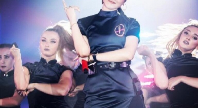 李宇春跳舞有点妖 完全燃炸的现场 网友：真的是太燃了