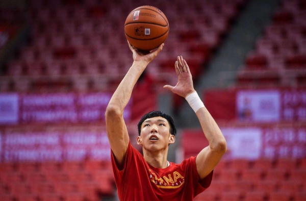 周琦回归新疆队 备战CBA 西热力江致辞欢迎大魔王！