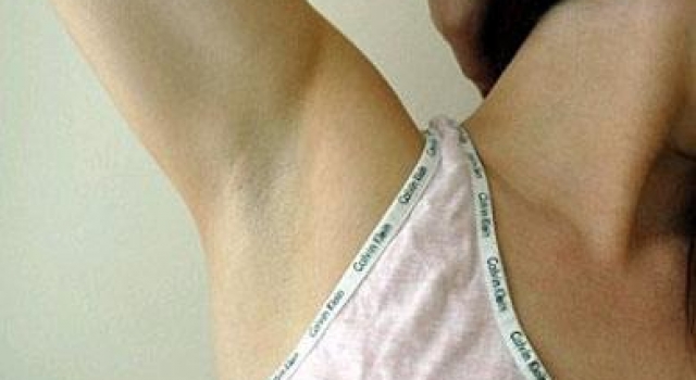 女人有狐臭怎么办 用什么方法可以治好狐臭？