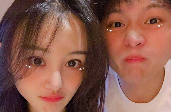 张恒送郑爽猪 郑爸爸直言：张恒多学习张铭恩浪漫到家