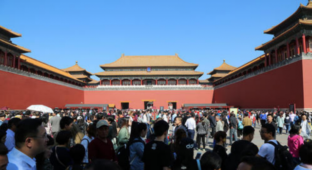 黄金周百万人在景区点外卖 外卖小哥：我太“南”了！