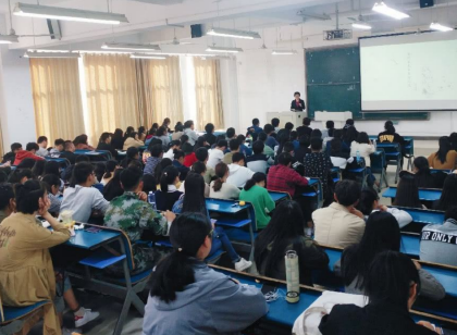 大学生旷课被罚集100个赞 都是要面的人 这个办法真绝
