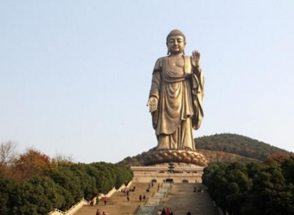 世界上最大的佛在什么地方 有70层楼高 没想到在这里