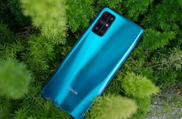 价格亲民的5G手机推荐 这3款白菜价手机 2千预算就能买