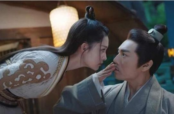 男星和女星结婚以后感情不和，想花钱让对方主动离婚
