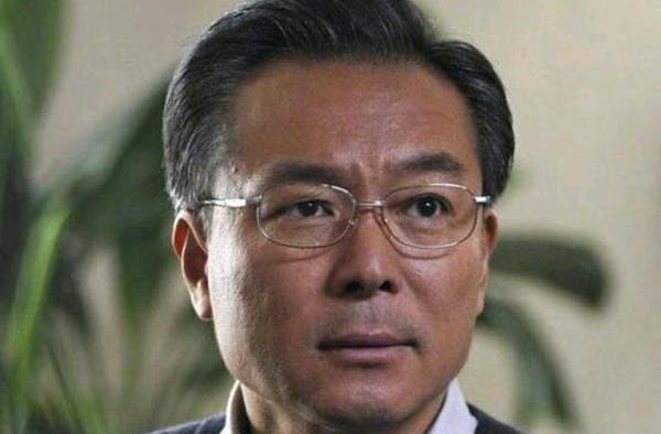 演员谢园突发心脏病去世，曾与葛优梁天被合称为“喜剧三剑客”