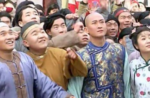 小时候觉得小燕子做得对，现在回过头再看，她其实是害了杜小姐