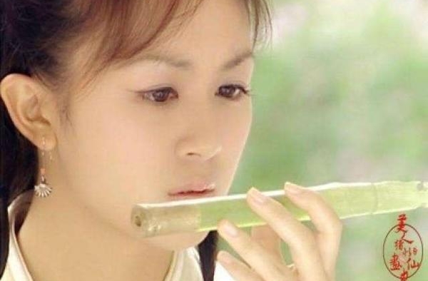 还记得《大唐双龙传》里的师妃暄吗？她现在长这样