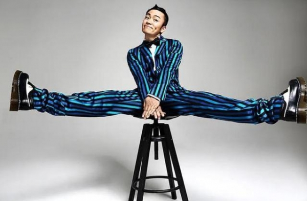 王宝强儿子10岁了，完美避开父亲基因，网友：长得越来越帅