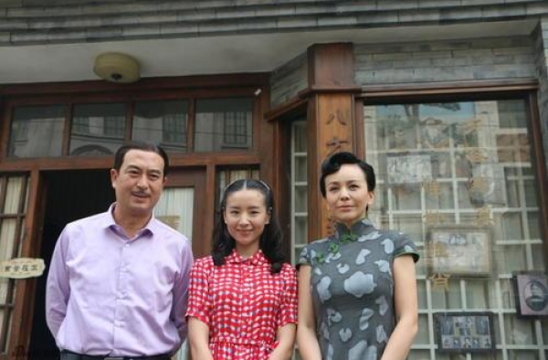董洁在同龄人里老最快，却还在强行演少女，看脸跟王琳是同辈了