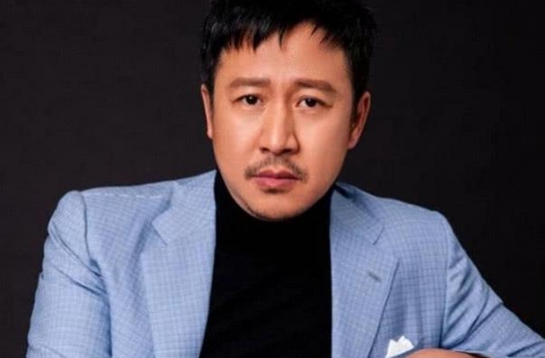 张国强因穷被前妻抛弃，带儿子北漂一举成名，二婚娶北方张曼玉