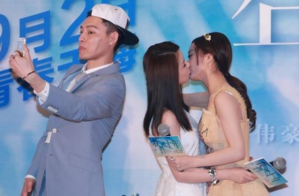 17岁的赵丽颖有多撩人，看到大学旧照后，网友：不愧是“玉女”