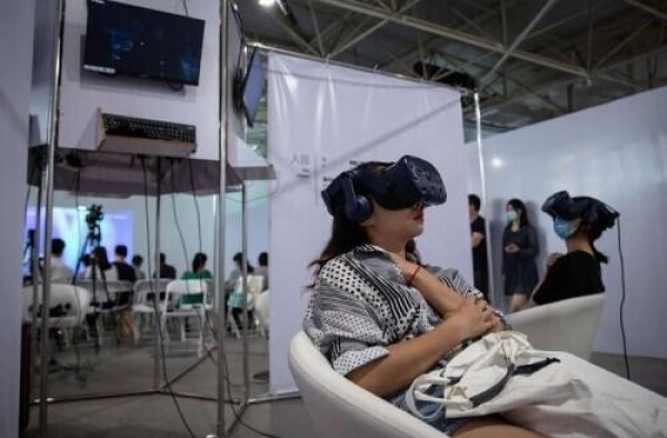 将电影融入虚拟世界：北影节VR展映单元开幕