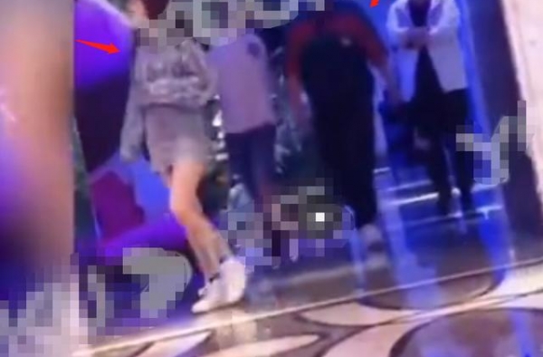 36岁钱枫恋情曝光？与美女举止亲密同回酒店，曾多次公开相亲