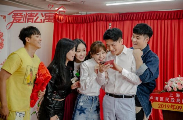她才是胡一菲的第一人选，只因年纪太小拒接，而学表演只是个意外