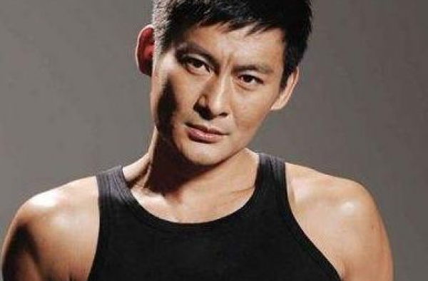 景岗山：儿子被中戏录取，与妻恩爱22年，他如何成为人生赢家？