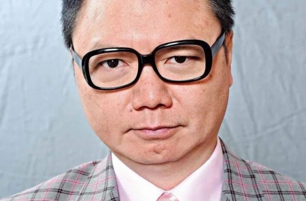 为救太太倾家荡产 病好后太太再度出轨 艾威和其分居不办理离婚