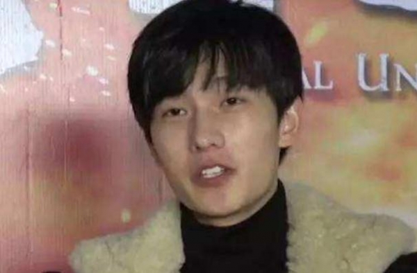 别喊吴亦凡、杨洋等小鲜肉老公了，他们素颜丑到认不出，张翰最帅