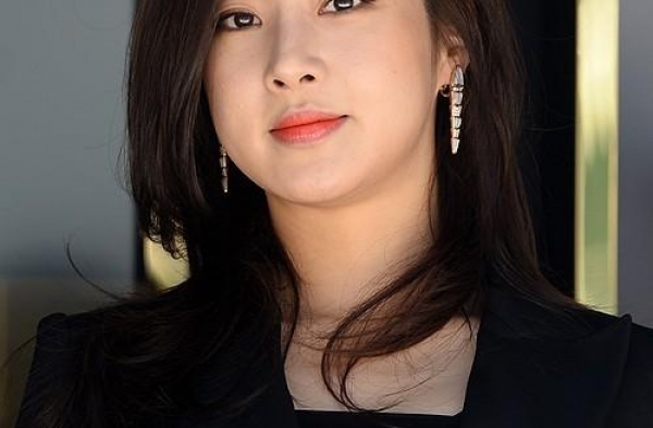 姜素拉，今天（29日）和比自己大8岁的非艺人结婚