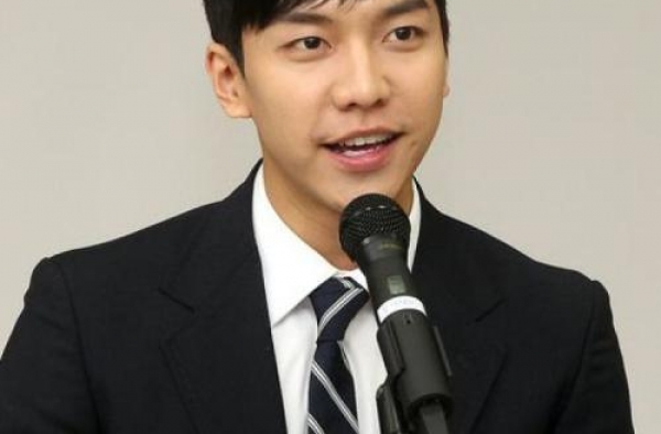 李昇基这次真的怒了！韩孝周是她的荧屏初恋，曾与林允儿恋爱2年