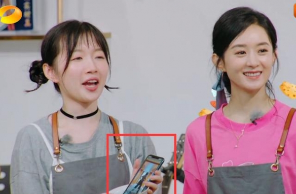 同样是化妆，87年的赵丽颖遇上99年的李浩菲，差距好大啊