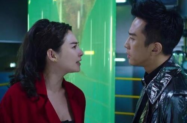 杜华看轻张雨绮被打脸，亲手捧红王一博，为何却让儿子去农村背猪