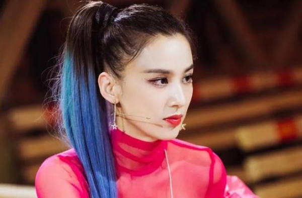 被节目组逼看海娃，黄圣依掩面痛哭：求求你们，放过成年人的伤疤