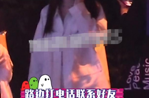 李小璐现身豪华游艇派对，神秘异性全程陪伴，喝水都让递派头太足