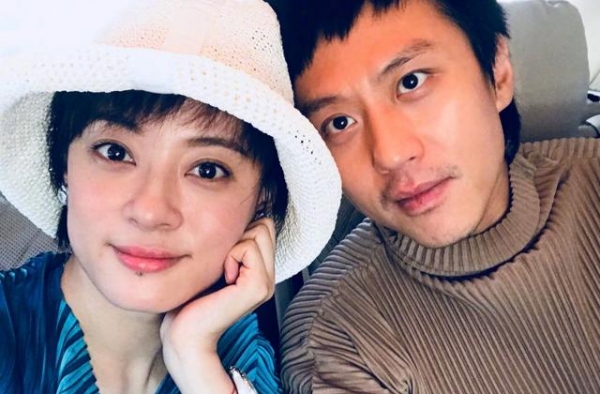 孙俪发文描述儿女开学，状况与黄磊家截然相反，邓超反应最为夸张